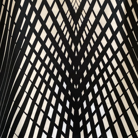 New York and Company skirt - Picture 2 of 6